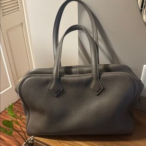 Authentic Hermes Victoria 35 ll Leather Handbag